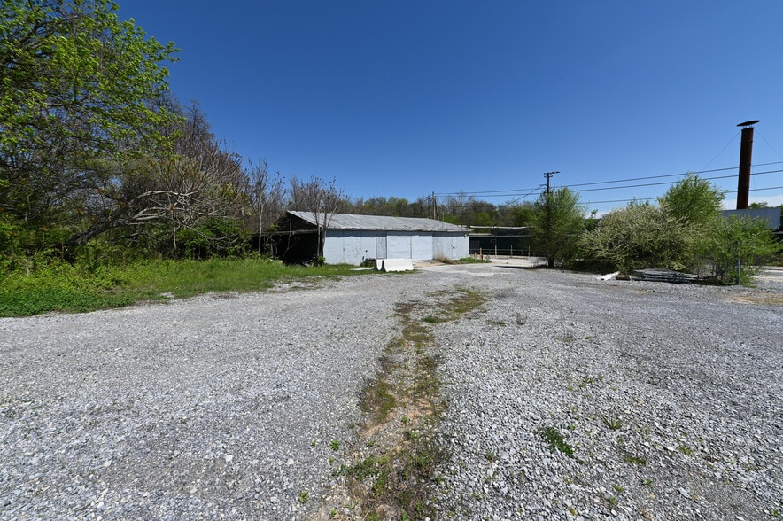 More Photos Of 164 Eyster Rd, Halltown Manufacturing For Lease