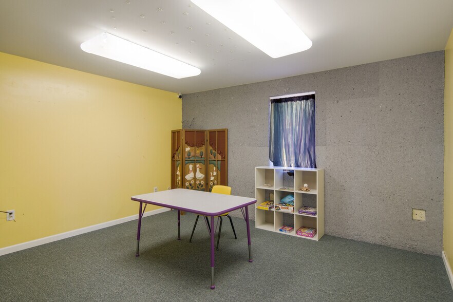 More Photos Of 1070 W Houghton Lake Dr, Prudenville Medical For Sale