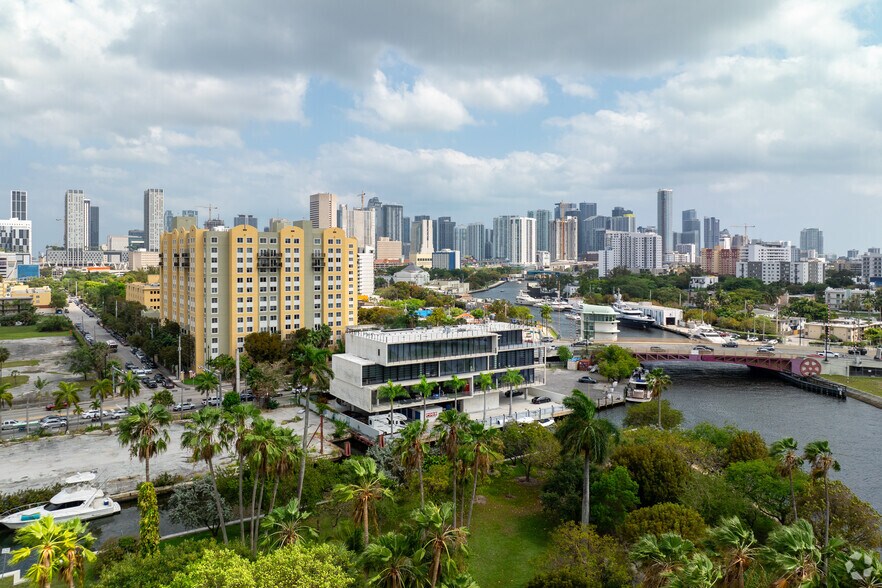 More Photos Of 528 NW 7th Ave, Miami Office For Sale