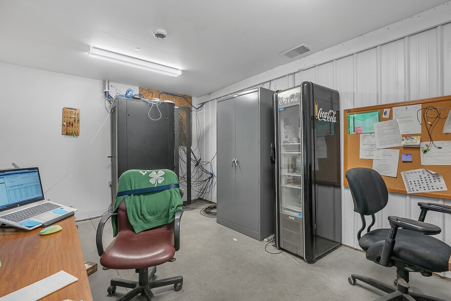 More Photos Of 21736 Bedford Rd N, Battle Creek Industrial For Sale