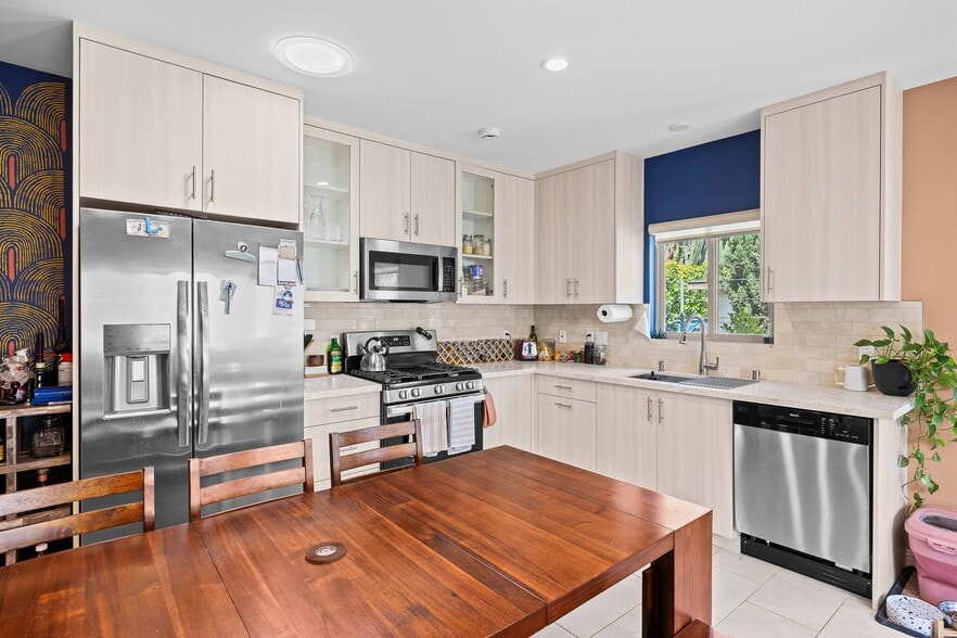 More Photos Of 4129 Chevy Chase Dr, Los Angeles Storefront Retail Residential For Sale