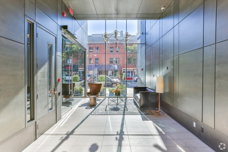 More Photos Of 2207 4th St SW, Calgary Office For Lease