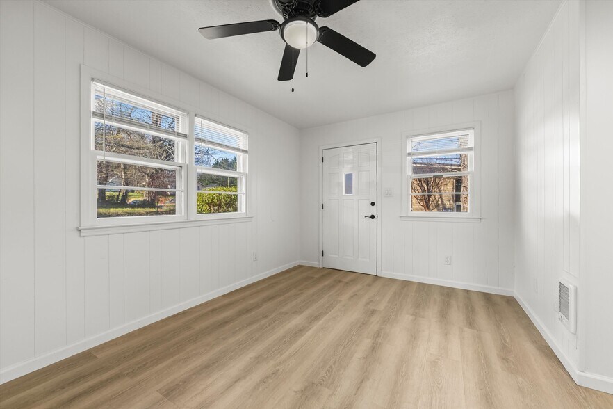 More Photos Of 71 Maple St, Clyde Apartments For Sale