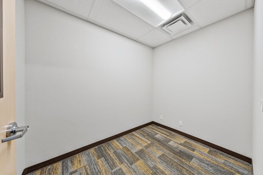 More Photos Of 2166 NW Vine St, Grants Pass Medical For Sale