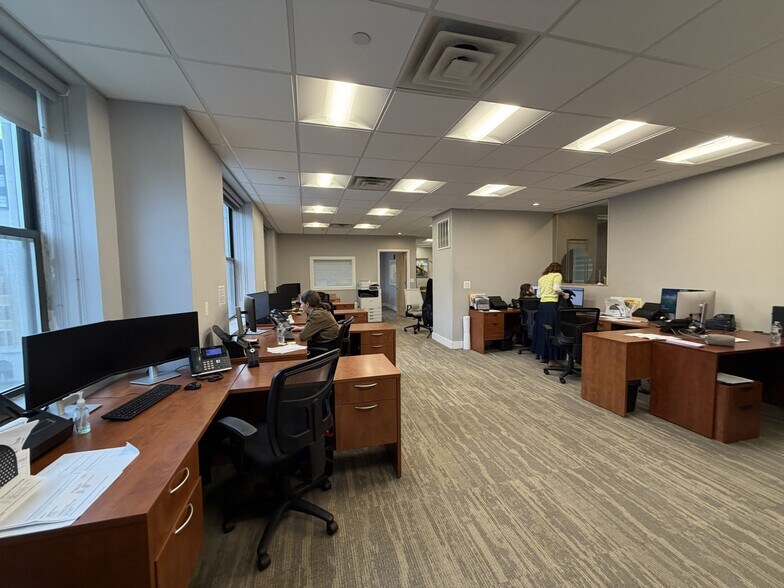 More Photos Of 101 Broadway, Brooklyn Office For Lease