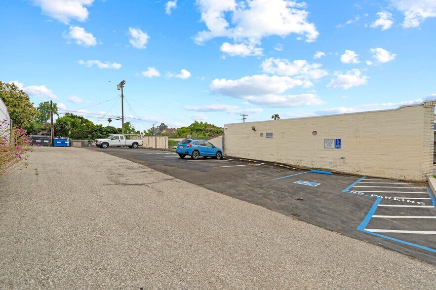 More Photos Of , Los Angeles Storefront For Lease