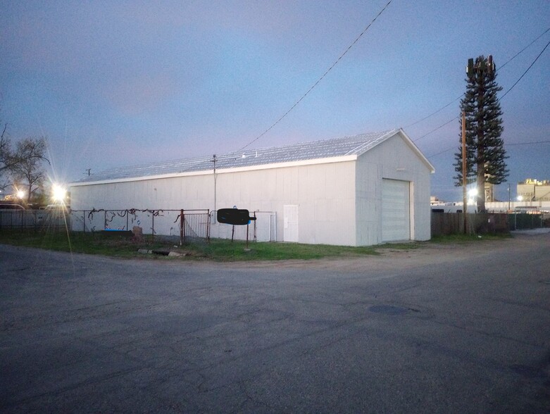 Primary Photo Of 232 W Napa Ave, Fresno Service For Sale