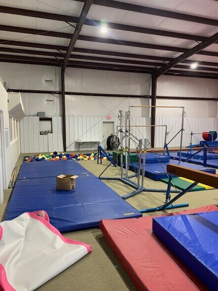 More Photos Of 2710 Main St, Ingleside Flex For Lease