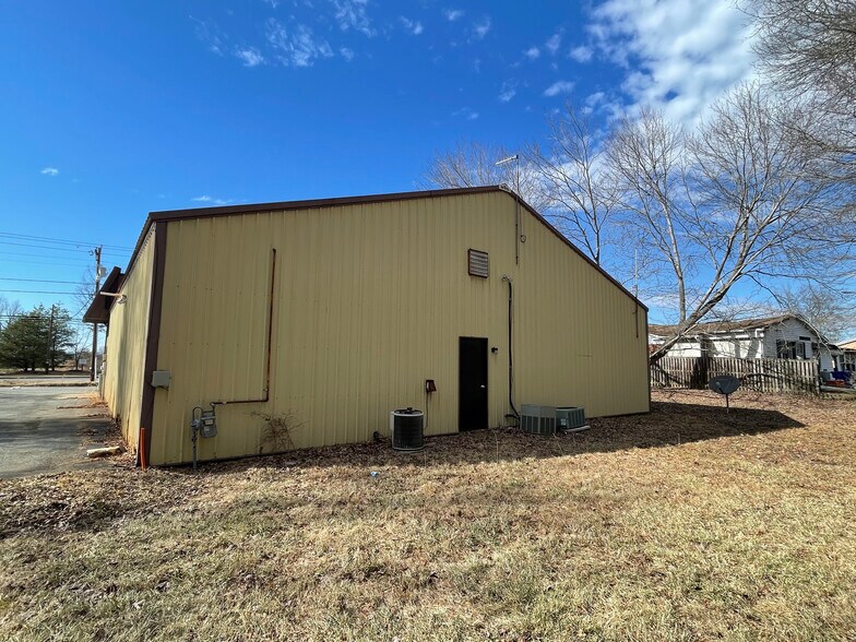 More Photos Of 2924 Marshall Hall Rd, Bryans Road Service For Sale