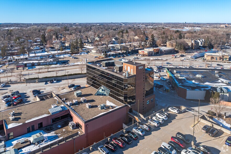 More Photos Of 5101 Vernon Ave, Edina Office For Lease