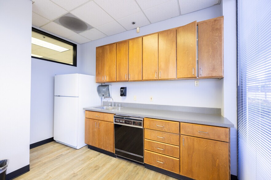 More Photos Of 8203 Sierra College Blvd, Roseville Office For Sale