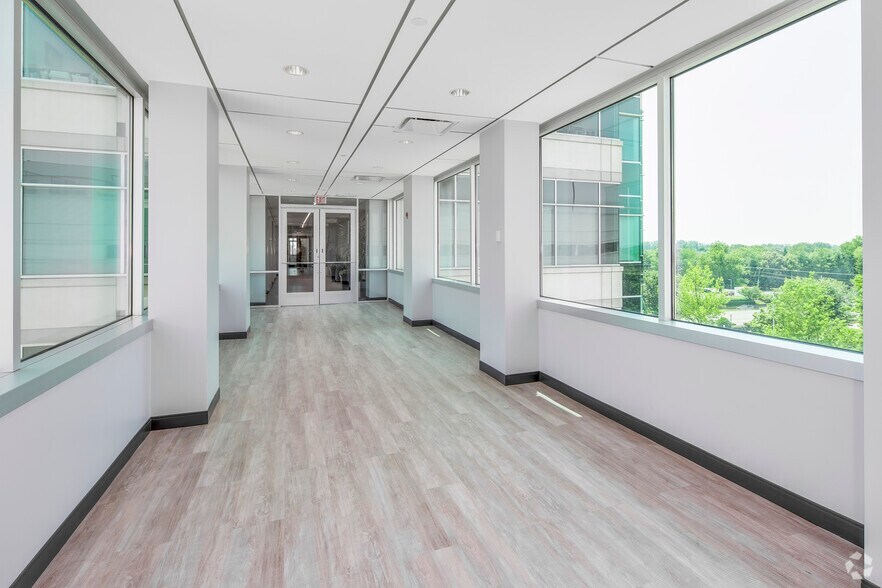 More Photos Of 1934 Old Gallows Rd, Vienna Office For Lease