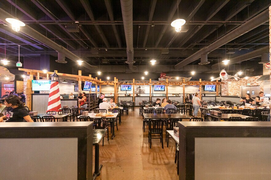 More Photos Of 1000 K St, Sacramento Restaurant For Lease