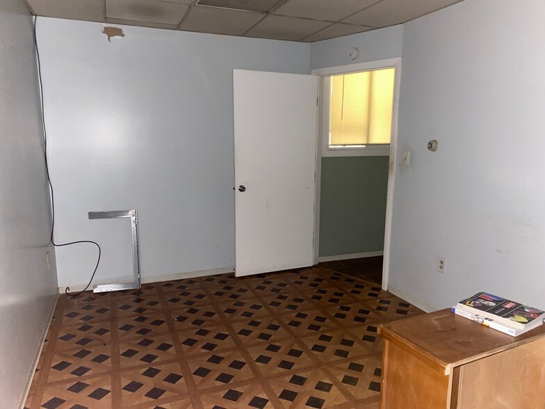 More Photos Of 244 Olive St, South Bend Light Manufacturing For Lease
