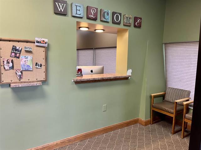 More Photos Of 6400 E Pea Ridge Rd, Huntington Medical For Lease