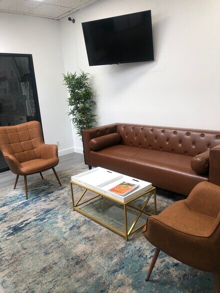 More Photos Of 3101 Ocean Park Blvd, Santa Monica Light Distribution For Lease