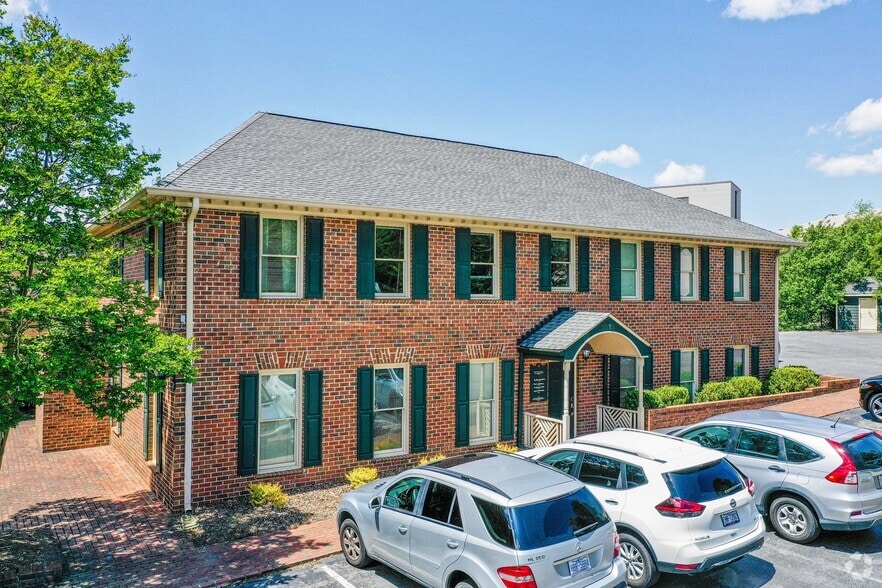 Primary Photo Of 7810 Pineville-Matthews Rd, Charlotte Office For Lease