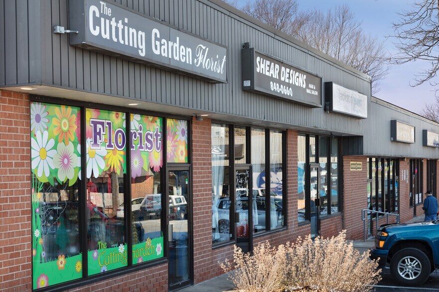 More Photos Of 330 140 Village Rd, Westminster Unknown For Lease