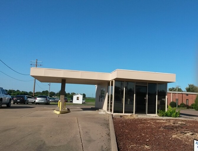Primary Photo Of 913 Highway 84 W, Caruthersville Restaurant For Lease