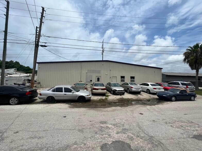More Photos Of 5337 Provost Dr, Holiday Warehouse For Sale