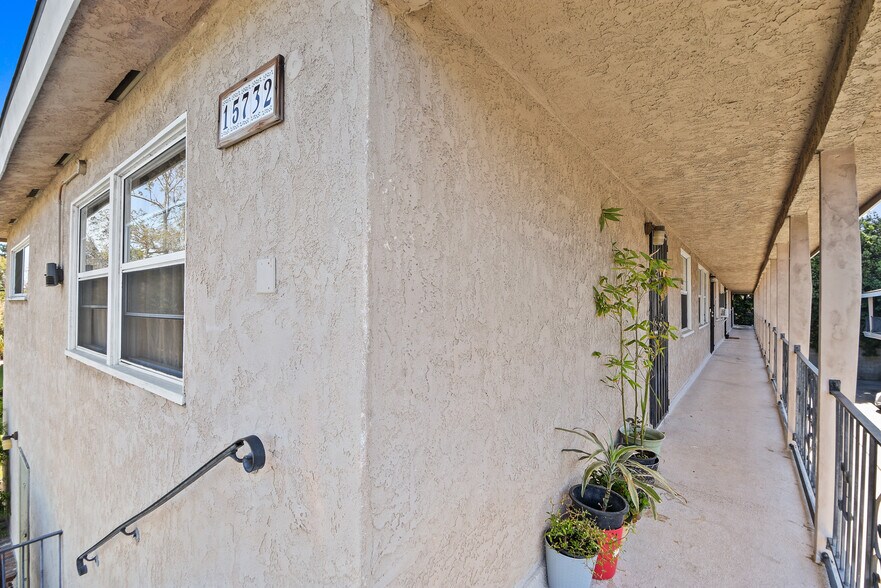 More Photos Of 15732 Santa Ana Ave, Bellflower Multifamily For Sale