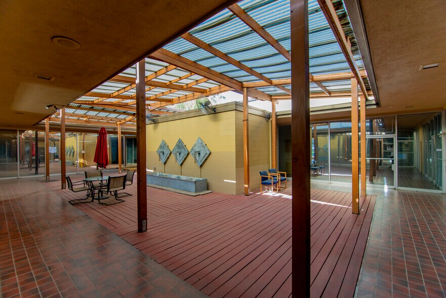 More Photos Of 2409 Merced St, Fresno Medical For Lease