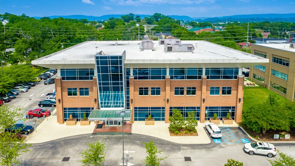 More Photos Of 251 N Lyerly St, Chattanooga Medical For Lease