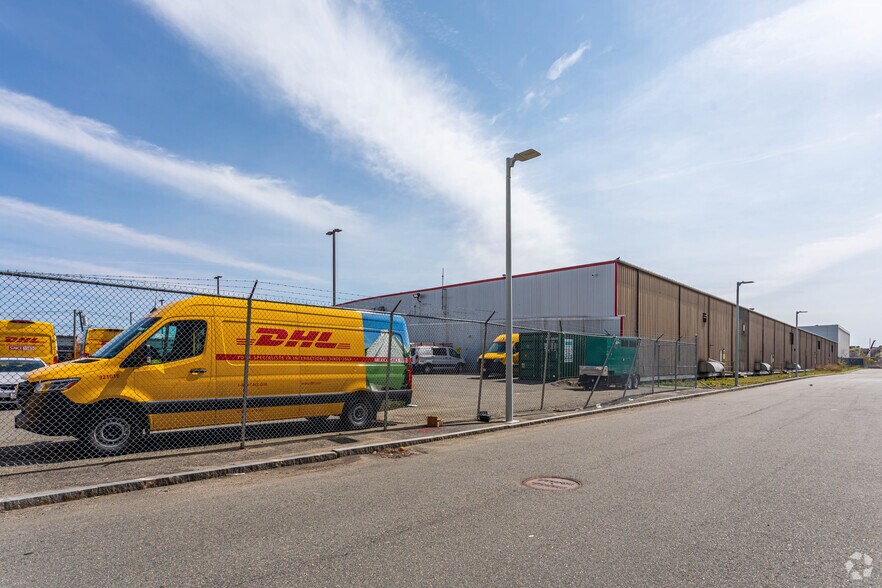 More Photos Of 420 E St, South Boston Distribution For Lease