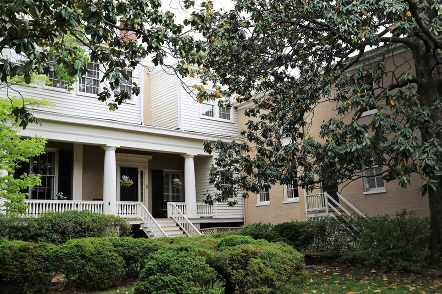 More Photos Of 1 W Main St, Richmond Office For Sale