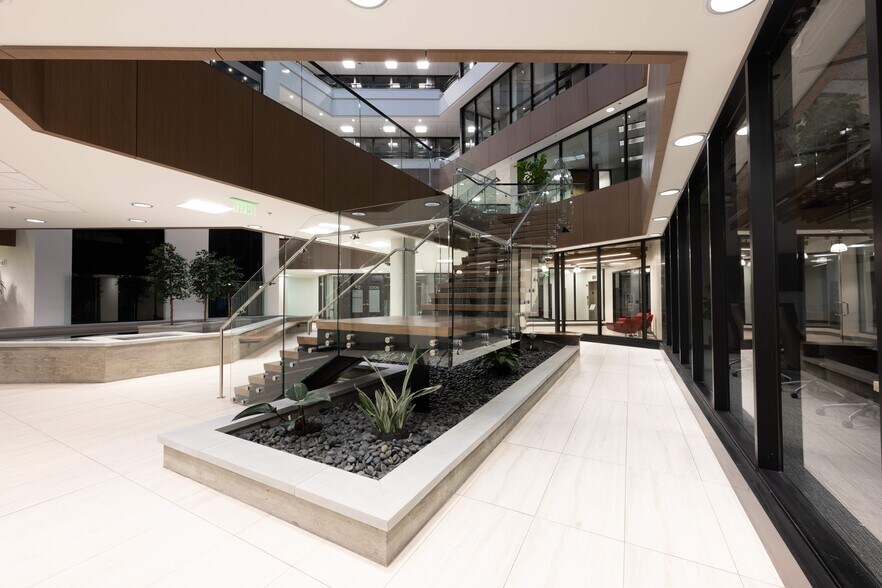 More Photos Of 5295 S Commerce Dr, Salt Lake City Office For Lease