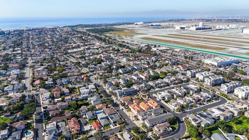 More Photos Of 529 E Walnut Ave, El Segundo Apartments For Sale