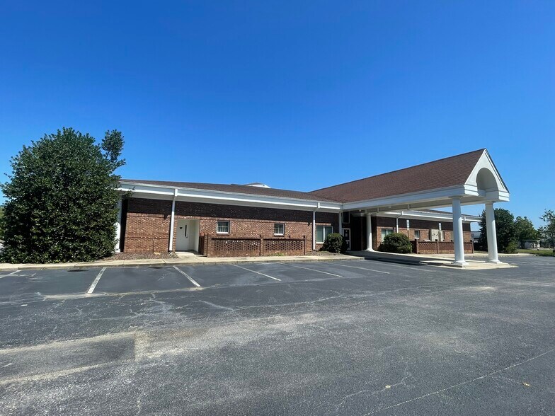 More Photos Of 2402 Camden St SW, Wilson Medical For Lease