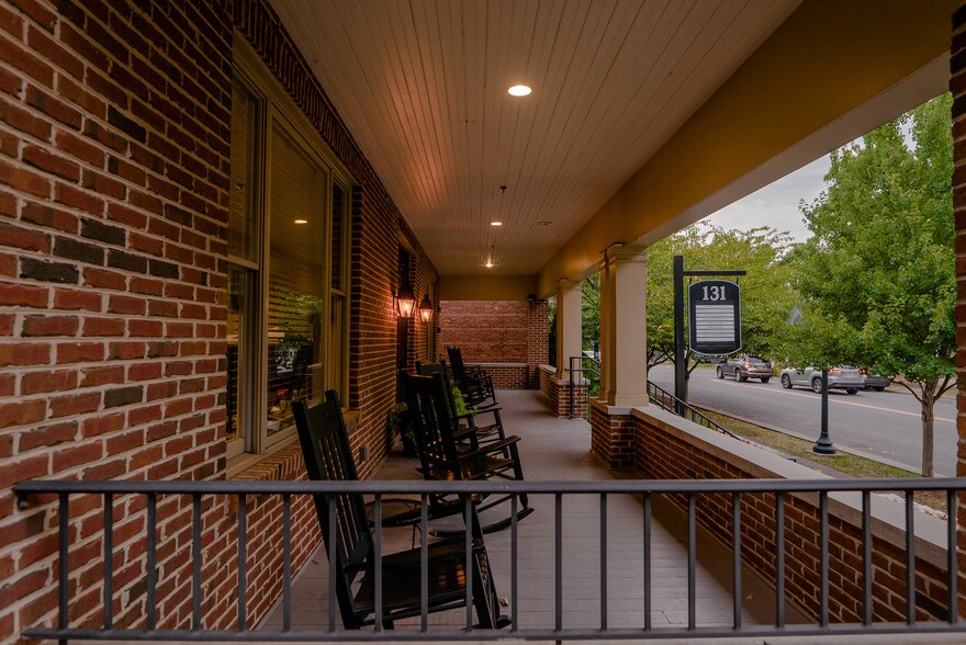 More Photos Of 131 3rd Ave N, Franklin Office For Lease