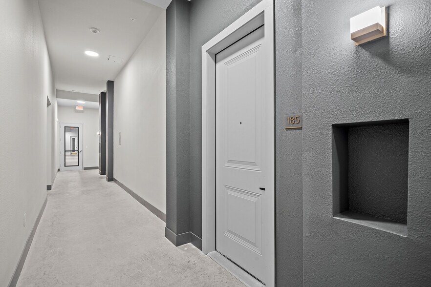 More Photos Of 760 Airport Blvd, Austin Apartments For Lease