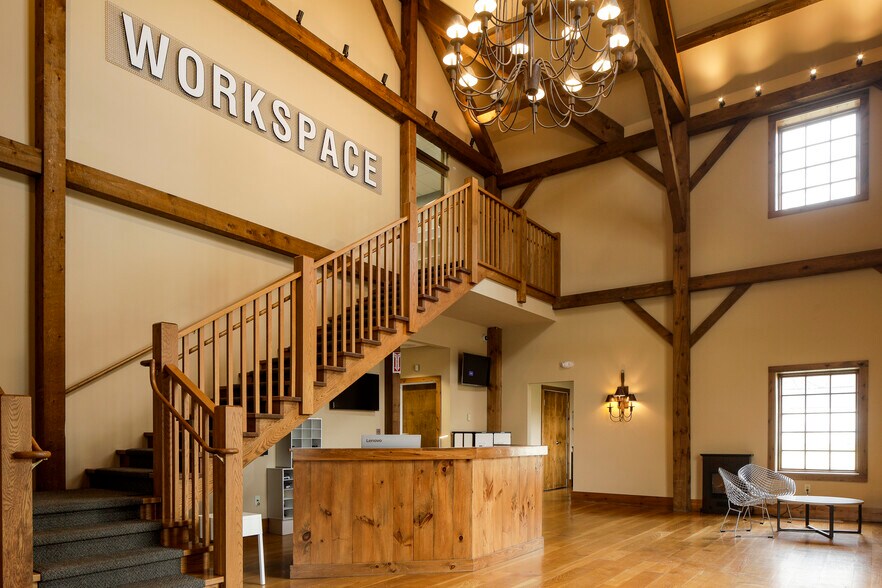 More Photos Of 16-18 Trowbridge Dr, Bethel Light Manufacturing For Sale