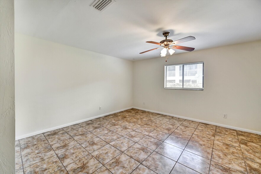 More Photos Of 4707 SW 8th Pl, Cape Coral Apartments For Sale