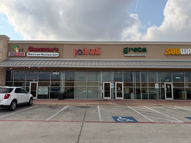 More Photos Of 2517 NE Bob Bullock Loop, Laredo Storefront For Lease