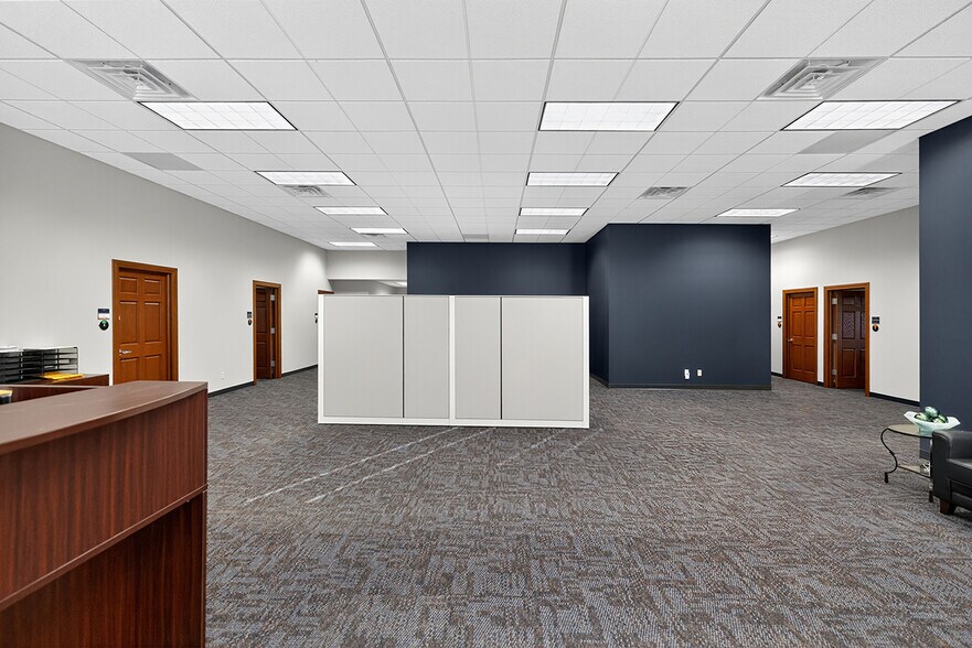 More Photos Of 631 County Road 17, Elkhart Office For Lease