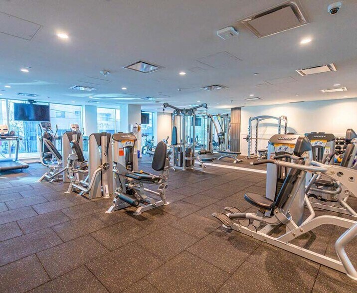 More Photos Of 988 W Broadway, Vancouver Office For Lease