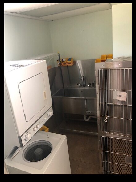 More Photos Of 1468 W Corbett Ave, Swansboro Office Residential For Sale