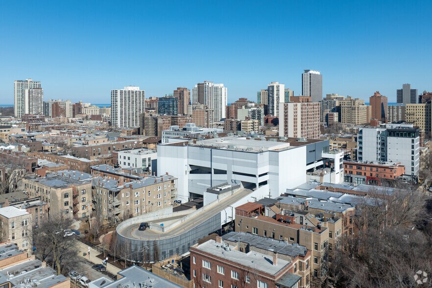 More Photos Of 3030 N Broadway St, Chicago Storefront For Sale