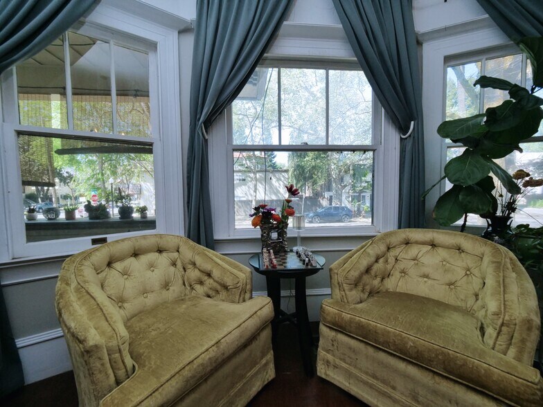 More Photos Of 1901-1903 H St, Sacramento Apartments For Sale