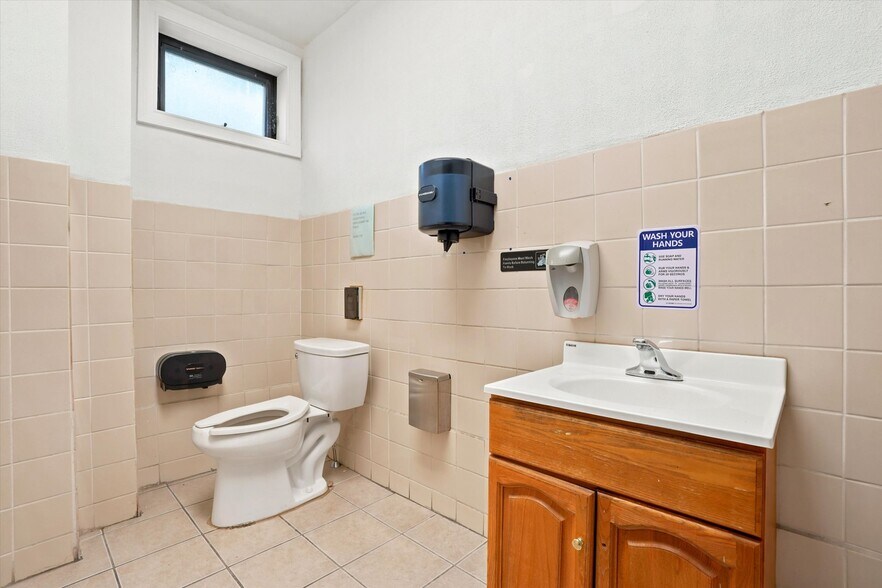 More Photos Of 5534-5546 Pulaski Ave, Philadelphia Office For Lease