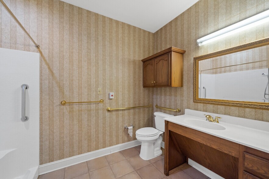 More Photos Of 10171 Papa George St, Daphne Congregate Senior Housing For Sale