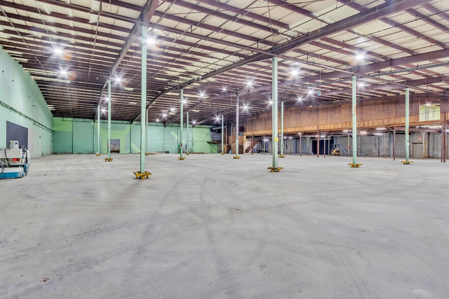 More Photos Of 121 Trotter Industrial Ln, Saluda Warehouse For Lease