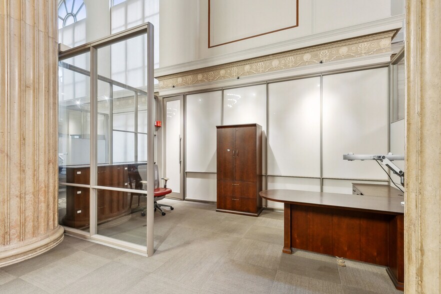 More Photos Of 812 Gravier St, New Orleans Apartments For Lease