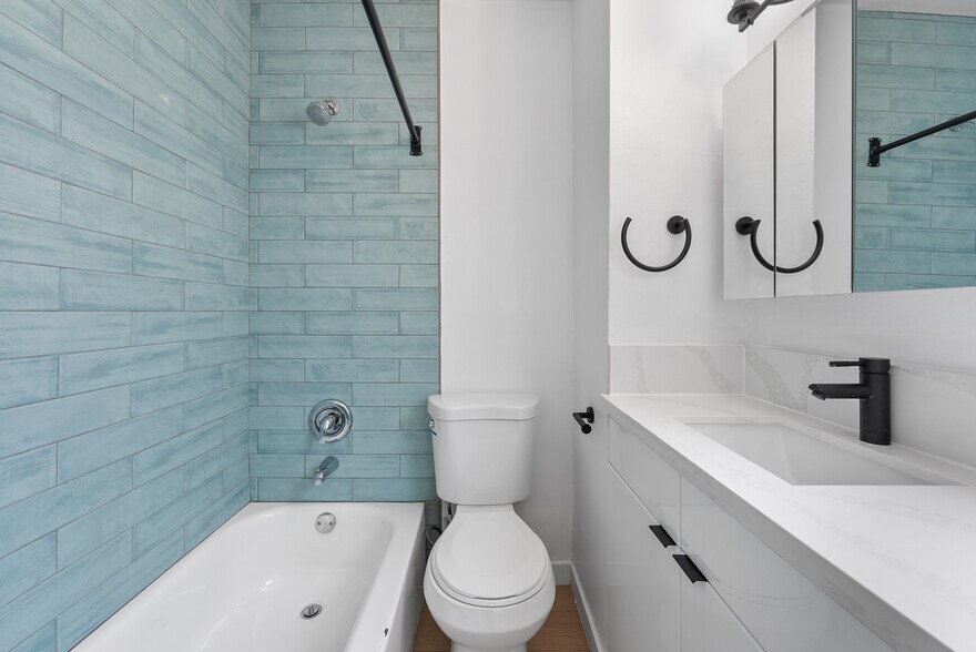 More Photos Of 924 Termino Ave, Long Beach Apartments For Sale