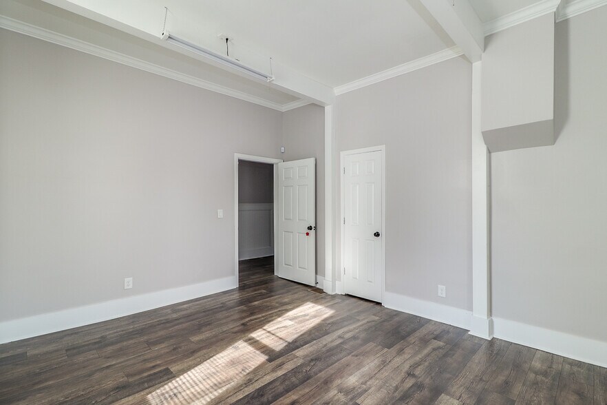 More Photos Of 104 W Candler St, Winder Medical For Sale