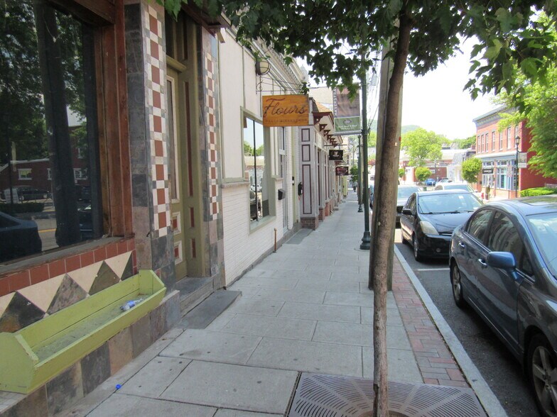 More Photos Of 9 New Main St, Haverstraw Storefront Retail Residential For Lease