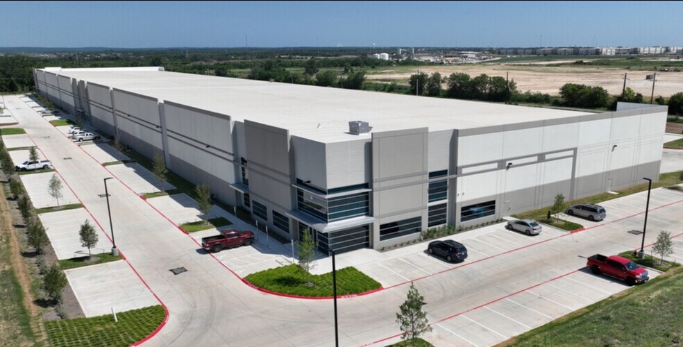 More Photos Of 1425 Susurro Pky, San Marcos Distribution For Lease